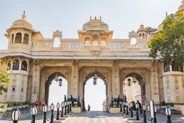 city-palace-udaipur-entry